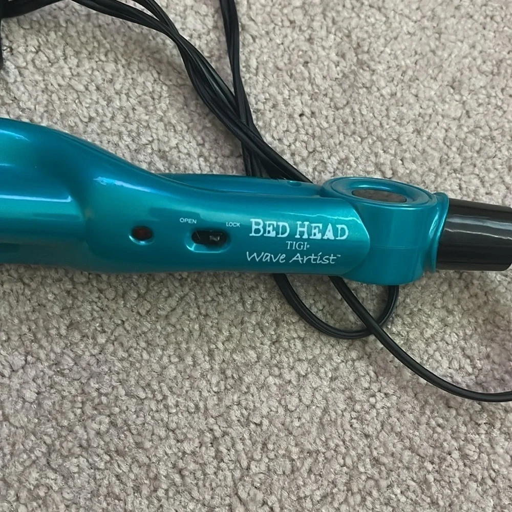 “BedHead Tigi Wave Artist- Hairtool”